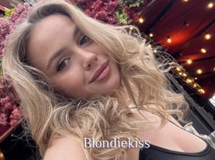 Blondiekiss