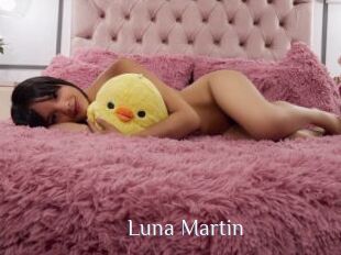 Luna_Martin