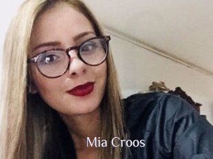 Mia_Croos