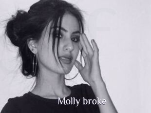 Molly_broke